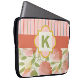 Coral Floral Monogram Laptop Sleeve (Vorne Rechts)