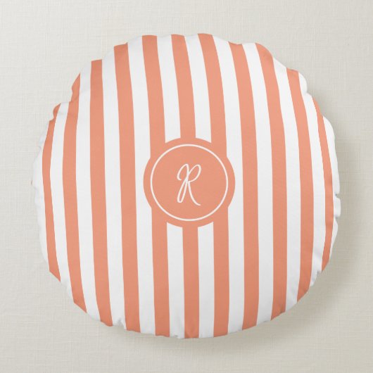 Coral French Beach Stripe Personalisiert Monogram Rundes Kissen (Vorderseite)