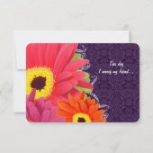 Coral Fuchsia Eggplant Gerber Daisy Wedding RSVP Karte (Rückseite)