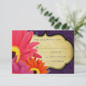 Coral Fuchsia Eggplant Gerber Daisy Wedding RSVP Karte (Stehend Vorderseite)