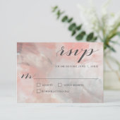 Coral Gray Abstrakt Brushstrokes Wedding RSVP Karte (Stehend Vorderseite)