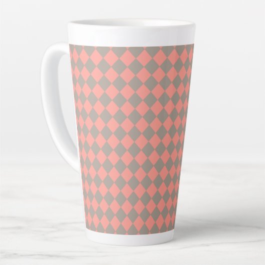 Coral Gray Checker Diamond Pattern Milchtasse (Linke Ecke)