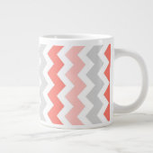 Coral Gray Chevrons Jumbo Coffee Tasse (Rechts)