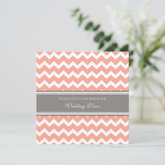 Coral Grey Chevron Wedding Vow Renewal Einladung (Stehend Vorderseite)