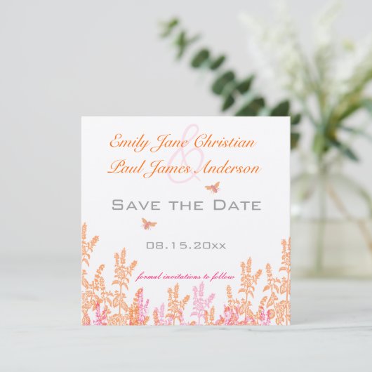 Coral & Grey Wild Blume Bee Wedding Save the Date (Stehend Vorderseite)