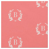 Coral Laurel Wreath Monogram Stoff (Nahaufnahme)