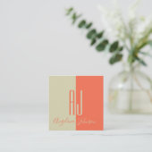 Coral Minimalistisch Moderne Zwei-Tone Riesenanfän Quadratische Visitenkarte (Stehend Vorderseite)