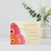 Coral & Orange Gerber Daisy Wedding Einladung (Stehend Vorderseite)