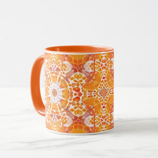 Coral Orange und Cream Batik Medallion Muster Tasse (Vorderseite Links)