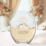 Coral Peach Bouquet Bridesmaid Trauzeugin Geschenk Weinglas Ohne Stiel<br><div class="desc">Dieses Set ist die perfekte Wahl, um den Hochzeitsjungfrauen und der Trauzeugin zu danken. Das schöne schicke boho-Design besticht durch ein handgemaltes Bouquet mit Aquarellfarben und Blüten in Korallen-, Pfirsich- und Blassorangefarben, Eukalyptussprigs und Gartengrün. Ihr Name & Titel erscheint in elegantem Schriftzeichen mit den Namen des Paares und dem Hochzeitstag...</div>