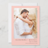 Coral Peach Foto Blumengrün Hochzeit Einladung (Rückseite)