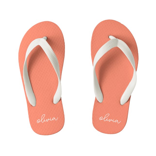 Coral Peach Girly Monogram Name Kinderbadesandalen (Fußbett)