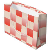 Coral Peach Gradient Checked Große Geschenktüte (Rückseite Schrägansicht)