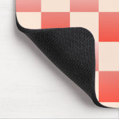 Coral Peach Gradient Checked Mousepad (Ecke)