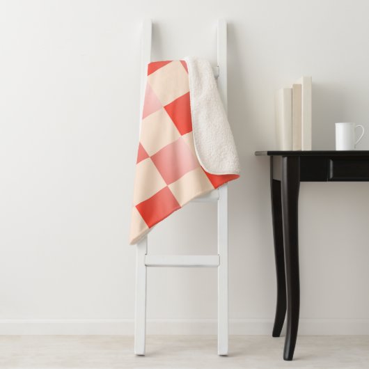 Coral Peach Gradient Checked Sherpadecke (Beispiel)