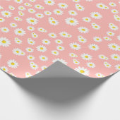 Coral Pink Boho Spring Daisies Muster Geschenkpapier (Ecke)