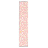 Coral Pink Boho Spring Daisies Muster Mittelgroßer Tischläufer (Vorderseite)