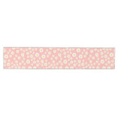 Coral Pink Boho Spring Daisies Muster Mittelgroßer Tischläufer (Horizontal)