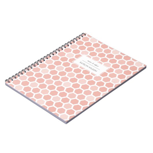 Coral Pink Geo Hexagon Muster Notizblock (Linke Seite)