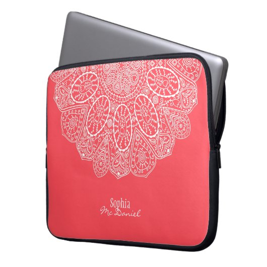 Coral Pink Hand Drawn Henna Circle Muster Design Laptopschutzhülle (Vorderseite Links)