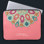 Coral Pink Hand Drawn Henna Circle Muster Design Laptopschutzhülle<br><div class="desc">Diese helle, Regenwald tropische Farbe, moderner Stil, handgezeichnete Henna Muster Hintergrund war schön grafisch gestaltet und gefüllt mit prächtigen Tropen inspiriert Farben. Eine Volkskunst inspirierte gemustertes Design, das dennoch modern und gepflegt ist. Zusätzlich zum Hintergrundmuster ist Ihr Firmenname, oder Vor- und Nachname wird einfach mit dem bereitgestellten Vorlagenfeld ausgetauscht. Designer...</div>