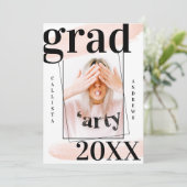 Coral Pink Wasserfarbe Pinselstrich Foto Abschluss Einladung (Stehend Vorderseite)