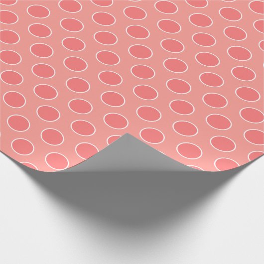 Coral Polka-Dot Geschenkpapier (Ecke)