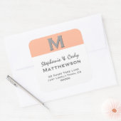 CORAL Simple Monogram Address Label V28 Quadratischer Aufkleber (Umschlag)