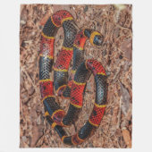 CORAL SNAKE FLEECEDECKE (Vorderseite)