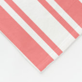 Coral und weiße Streifen aus Süßigkeiten Fleecedecke (Ecke)
