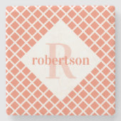 Coral und White Geometric Modern Mit Monogramm Steinuntersetzer (Vorderseite)