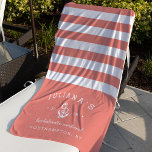 Coral & White Personalisiert Bachelorette Wochenen Strandtuch<br><div class="desc">Feiern Sie Ihr Bachelorette-Wochenende,  Ihren Urlaub oder Ihr Party mit diesen einzigartigen Strandtücher. Die personalisierte Konstruktion umfasst tropische Korallen und weiße Streifen mit dem Namen der Braut,  der Art der Veranstaltung,  dem Jahr und dem Ziel,  die eine weiße Seil- und Ankerillustrierung flankieren.</div>