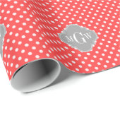 Coral Wht Polka Dots dk Gray Quatrefolie 3 Monogra Geschenkpapier (Rolleneckpunkt)