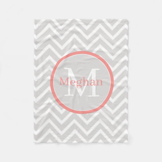 Coral Zickzack Monogram Fleecedecke (Vorderseite)