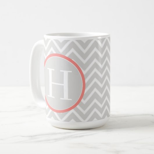 Coral Zickzack Monogram Kaffeetasse (Vorderseite Links)