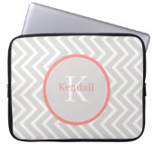 Coral Zickzack Monogram Laptopschutzhülle (Vorderseite)