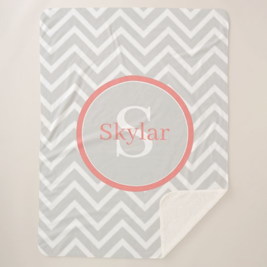 Coral Zickzack Monogram Sherpadecke (Vorderseite)