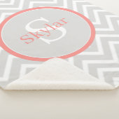 Coral Zickzack Monogram Sherpadecke (3/4)
