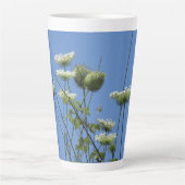 Corfu Cream Wildblumen Latte Tasse (Vorderseite)