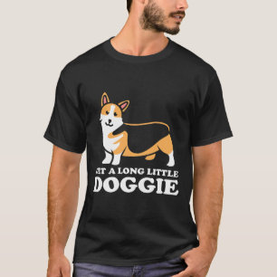 Corgi bekommt ein langes Doggie T-Shirt