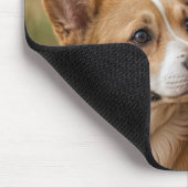 Corgi Hund mit jungen Frauen in Denim Shorts Mousepad (Ecke)