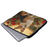 Corgi in den Rosen II Laptopschutzhülle (Vorne Knopf)