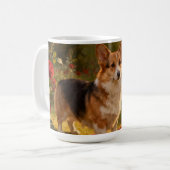 Corgi in den Rosen V Kaffeetasse (Vorderseite Links)