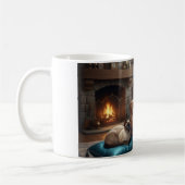 Corgi liest Katze vor Kaffeetasse (Links)