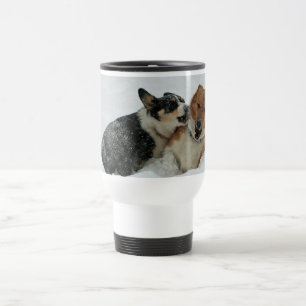 Corgis am Spiel Reisebecher