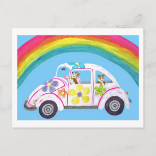 Corgis in einem Hippie-Auto am Strand mit einem Re Postkarte