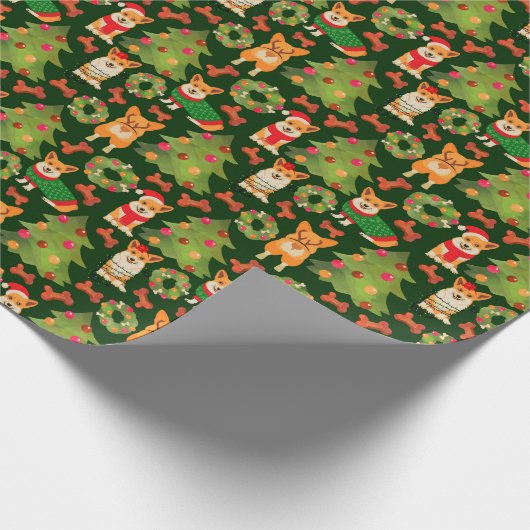 Corgis schmücken das Weihnachtsbaum- Muster Grün Geschenkpapier (Ecke)