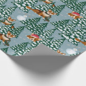 Corgis verzieren den Weihnachtsbaum im Waldblau Geschenkpapier (Ecke)