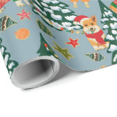 Corgis zieren den Weihnachtsbaum im Wald Geschenkpapier (Rolleneckpunkt)