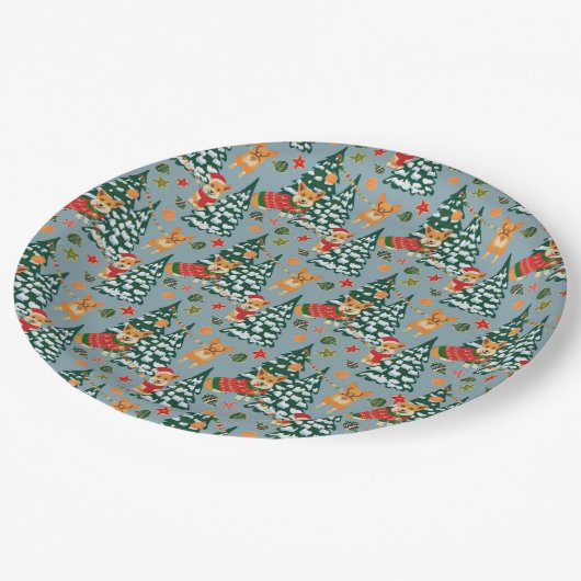 Corgis zieren den Weihnachtsbaum im Wald Pappteller (Schrägansicht)